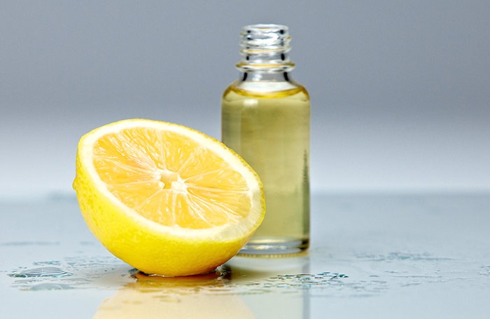 Jugo de Limón y aceite de almendras