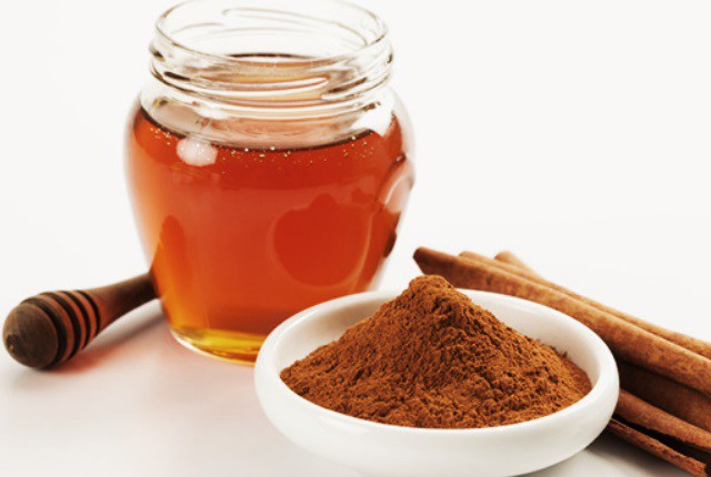 La canela, miel y agua