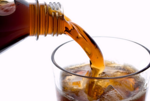 Evitar bebidas carbonatadas