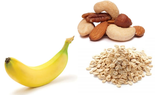 Plátano y harina de avena Smoothie combinarse con tuercas saludables