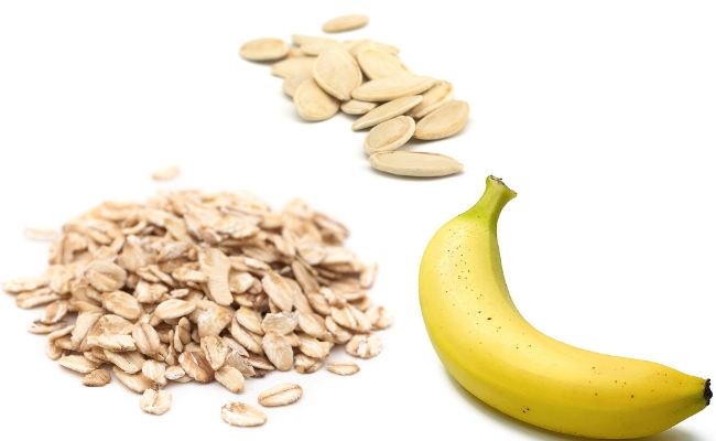 Plátano y harina de avena Smoothie con riqueza de semillas
