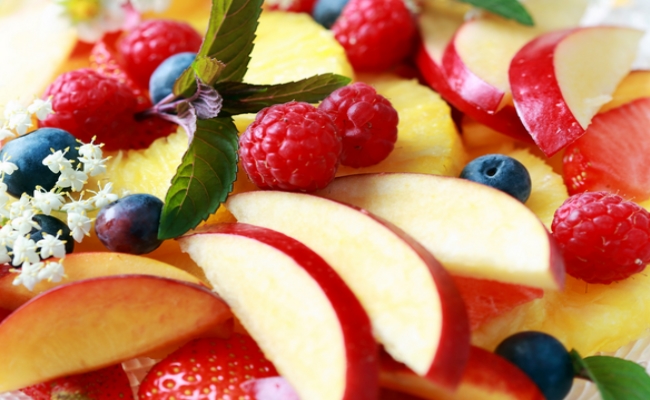 engañe con las frutas jugosas