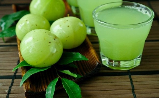 Lechuga y jugo de grosella espinosa India