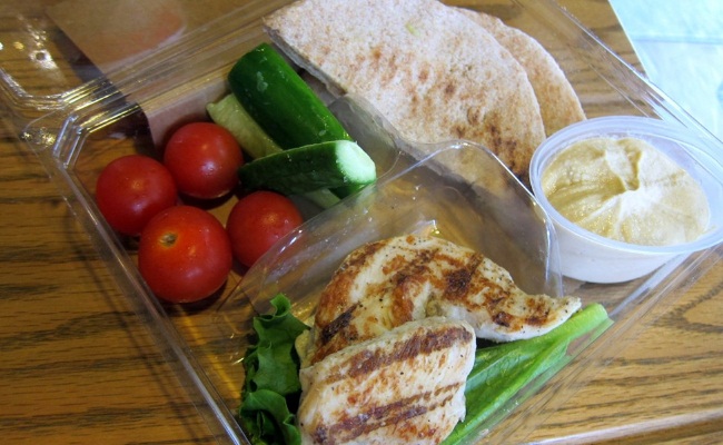 Pollo & Bistro Hummus caja