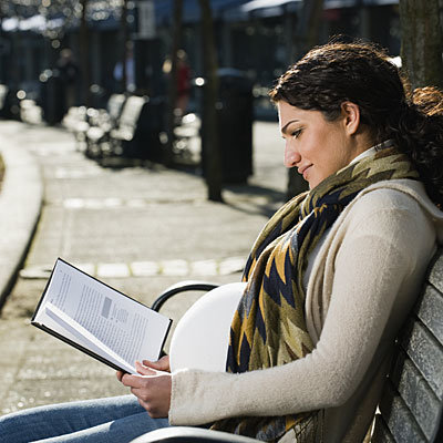 Sentarse o ponerse de pie después de una comida