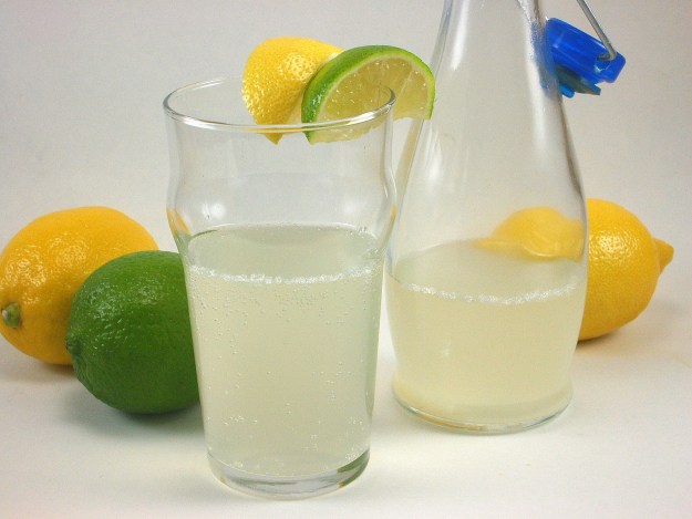 Zumo de limón y lima